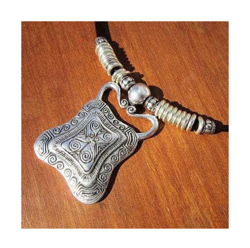 Retro Distressed-style Fashion Necklace