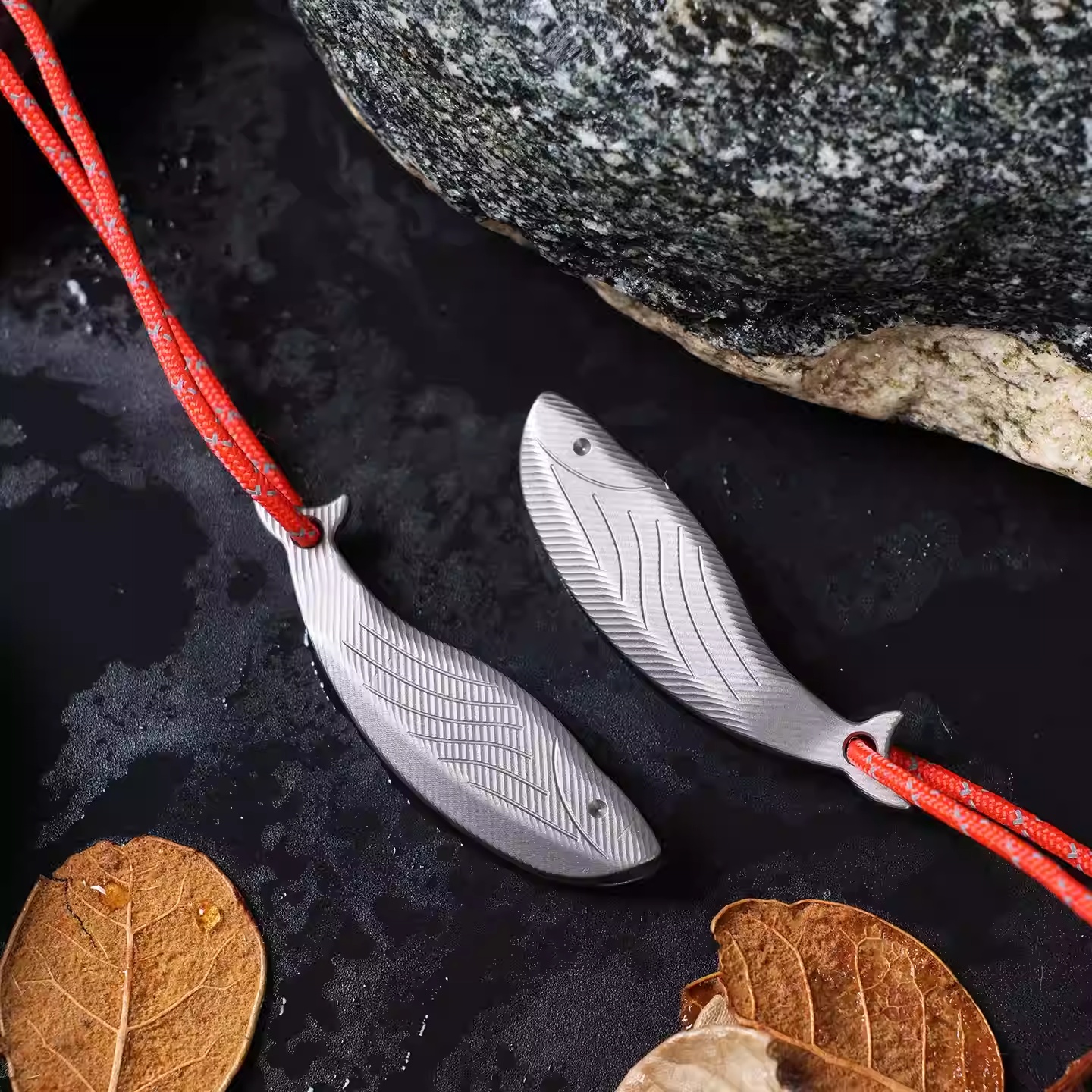 Pure Titanium Portable Outdoor Camping And Hiking Lifesaving High-frequency Whistle