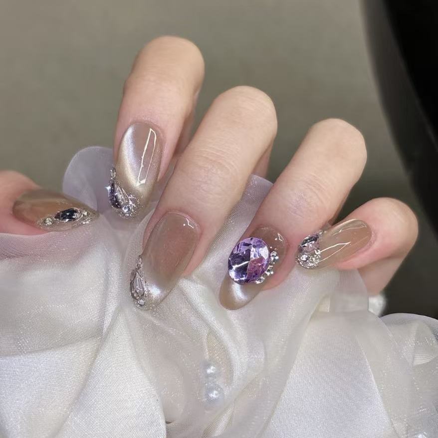 Handmade Alluring Cat-eye Nail Tips