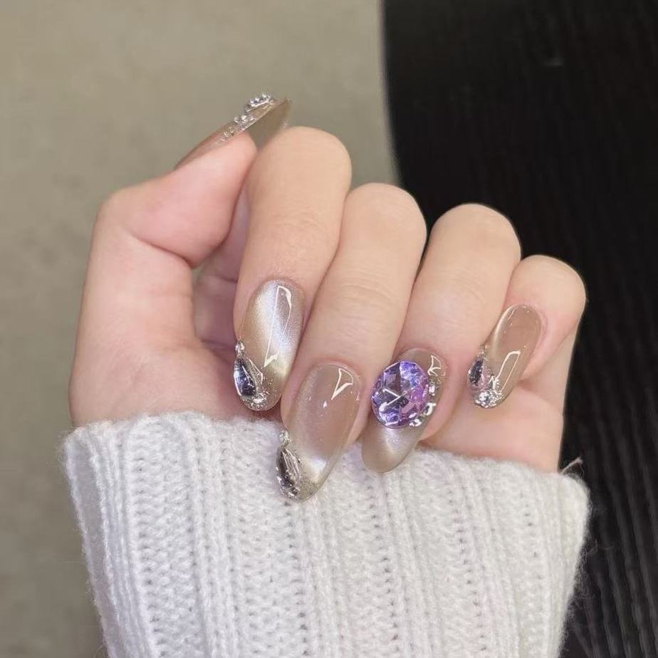 Handmade Alluring Cat-eye Nail Tips