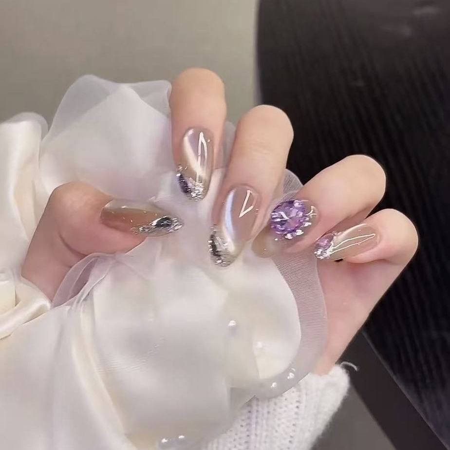 Handmade Alluring Cat-eye Nail Tips