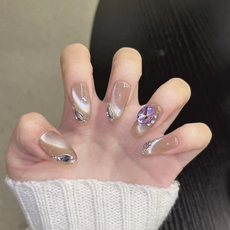 Handmade Alluring Cat-eye Nail Tips