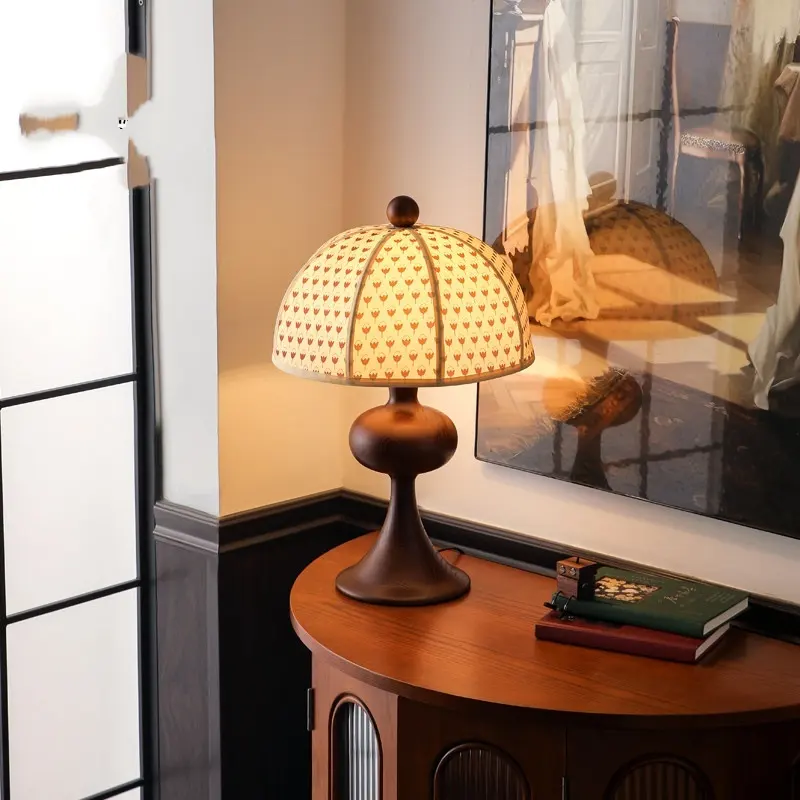 French-style Vintage Bedside Table Lamp