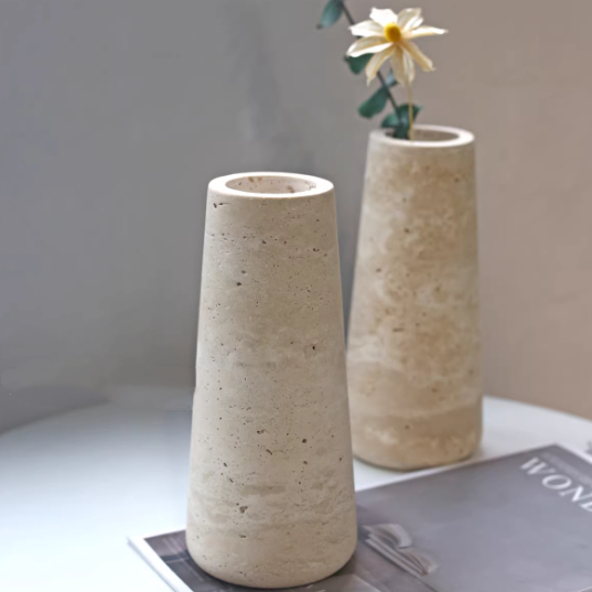 Florero de Mármol Travertino Elegante para Flores Secas y Decoración - imagen 1