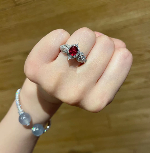 High-end Gemstone Vintage Design Ring