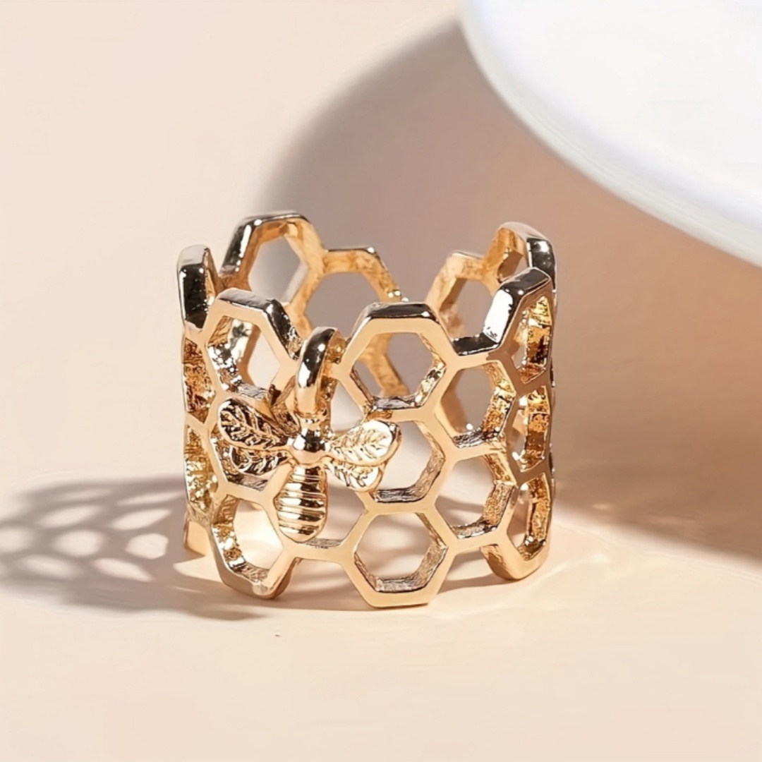 Personalized Creative Honeycomb Bee Hollow-Out Ring