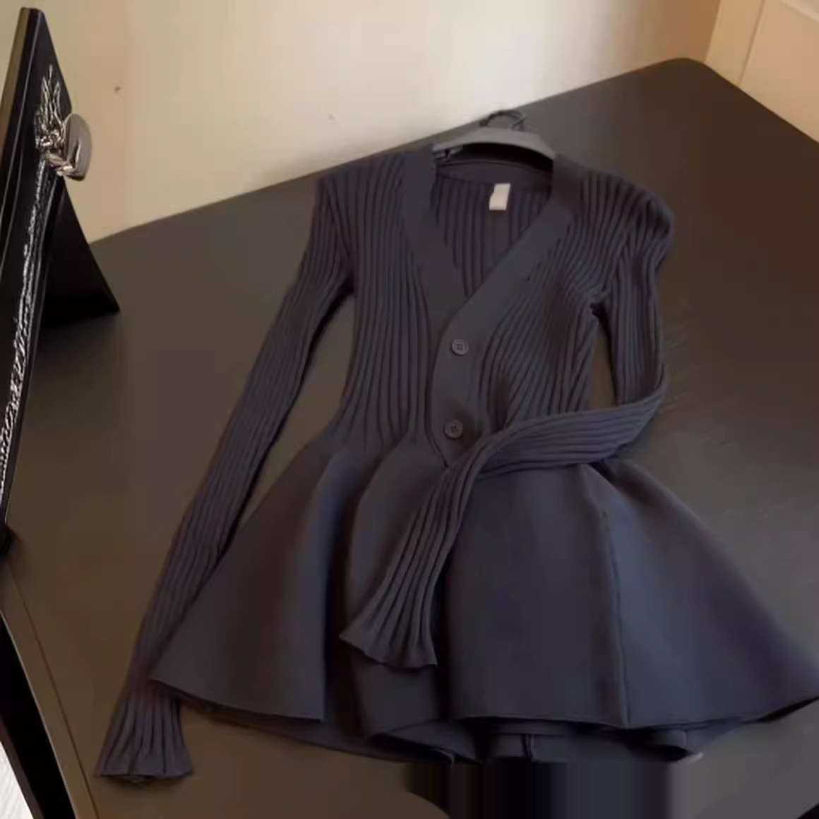 Womens Knitted Sweater Bud Hem V Neck Style Long Sleeve Top