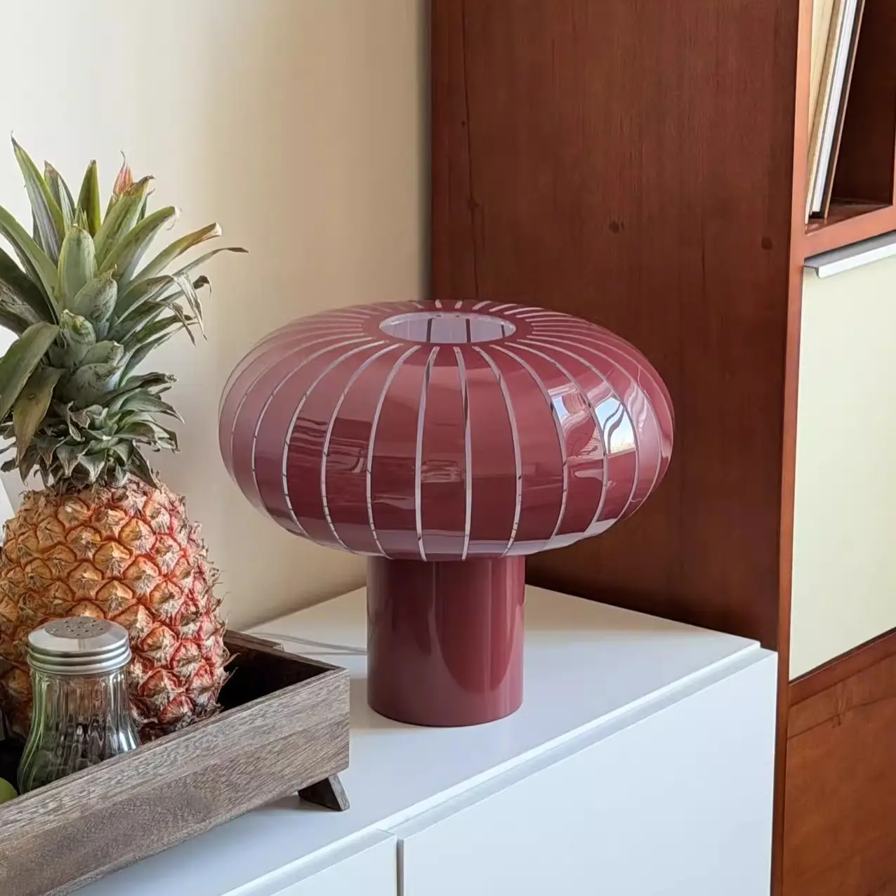 Dopamine-decorated Hollow-out Mushroom Table Lamp