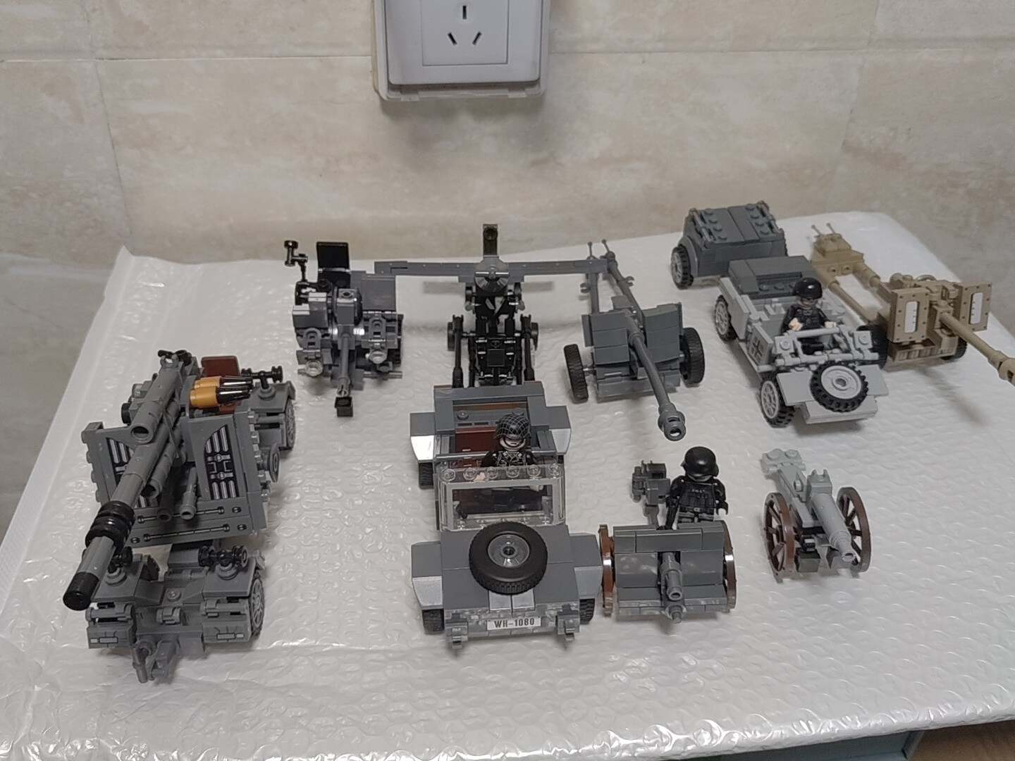 Plastic Building Block Toy