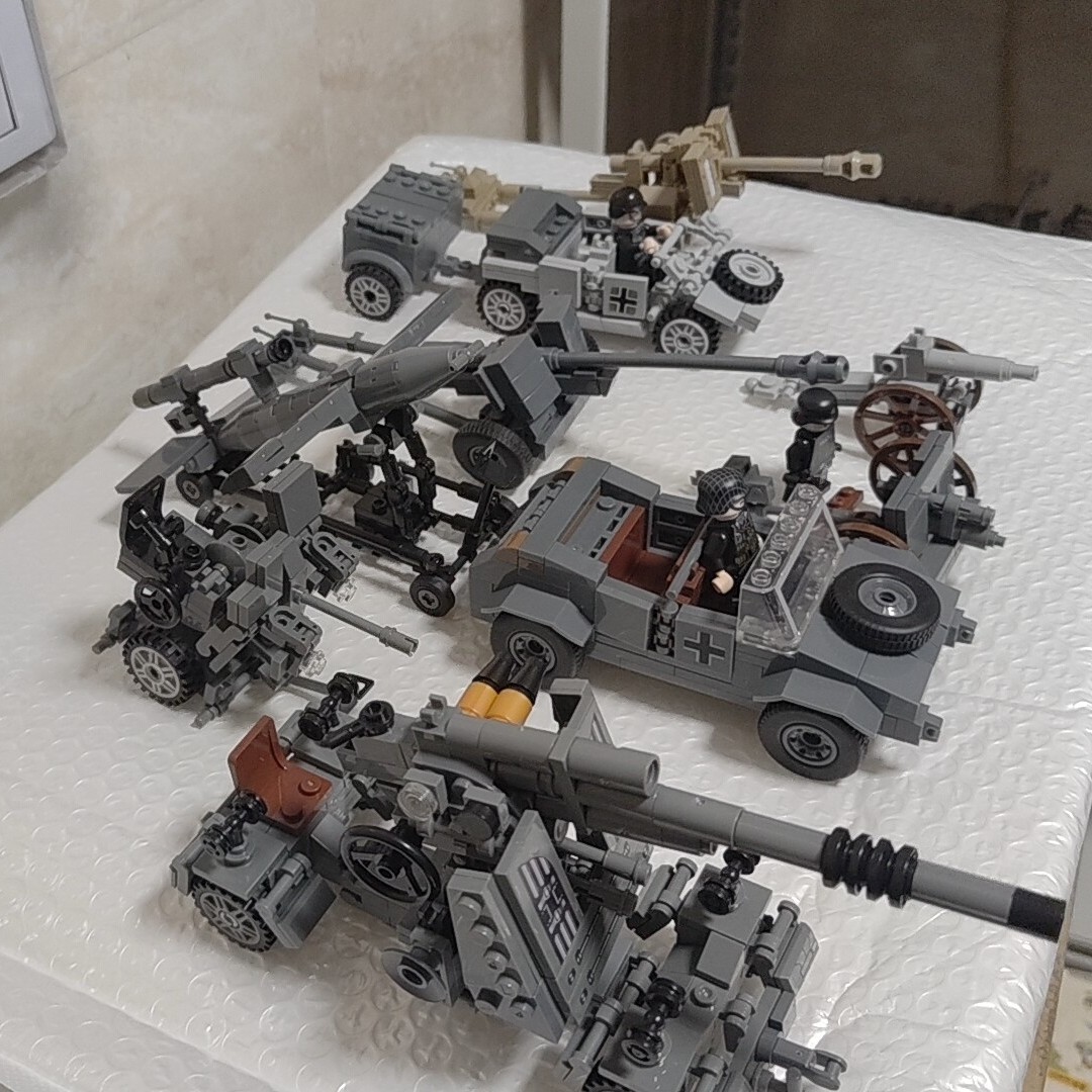 Plastic Building Block Toy