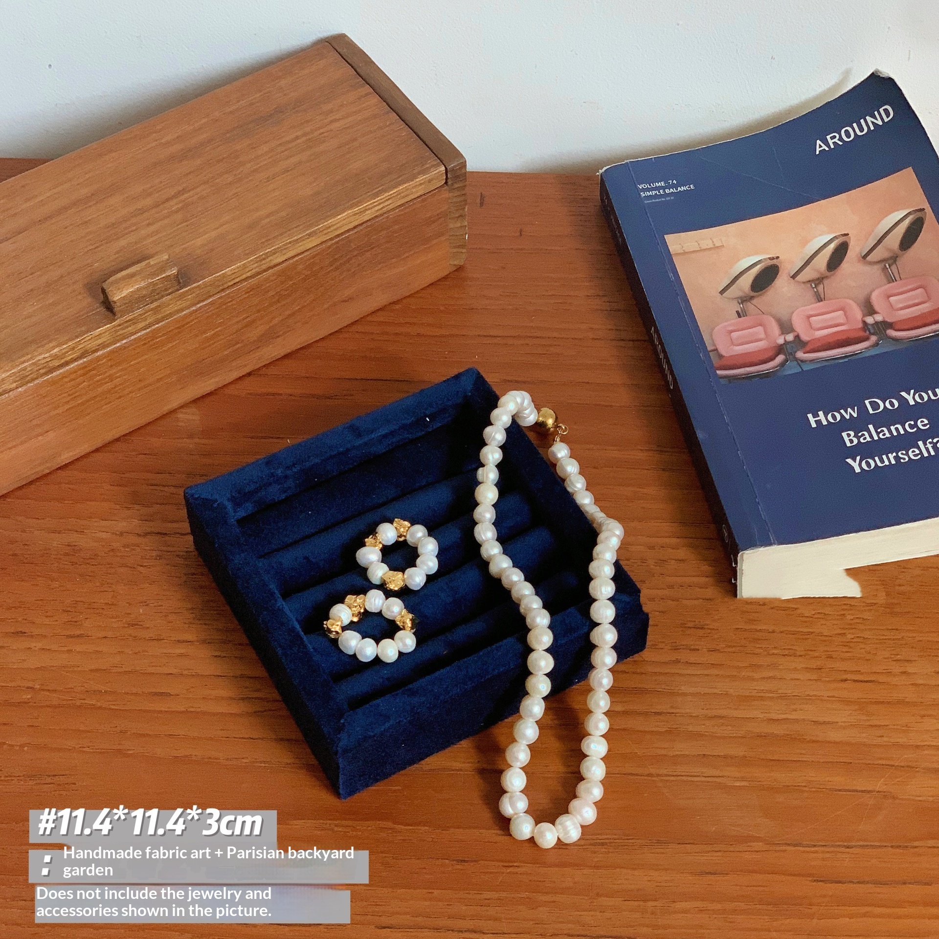 Retro Tray Jewelry Ring And Necklace Display Stand Jewelry Box Bdd8bac3 4ccb 4395 Bfd1 Db3b22cdc910 Trans