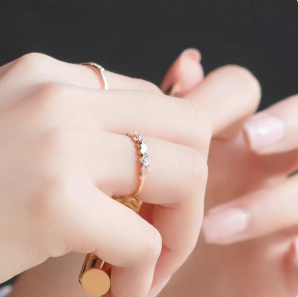 Women's Rose Gold Zircon Heart Shaped Ring