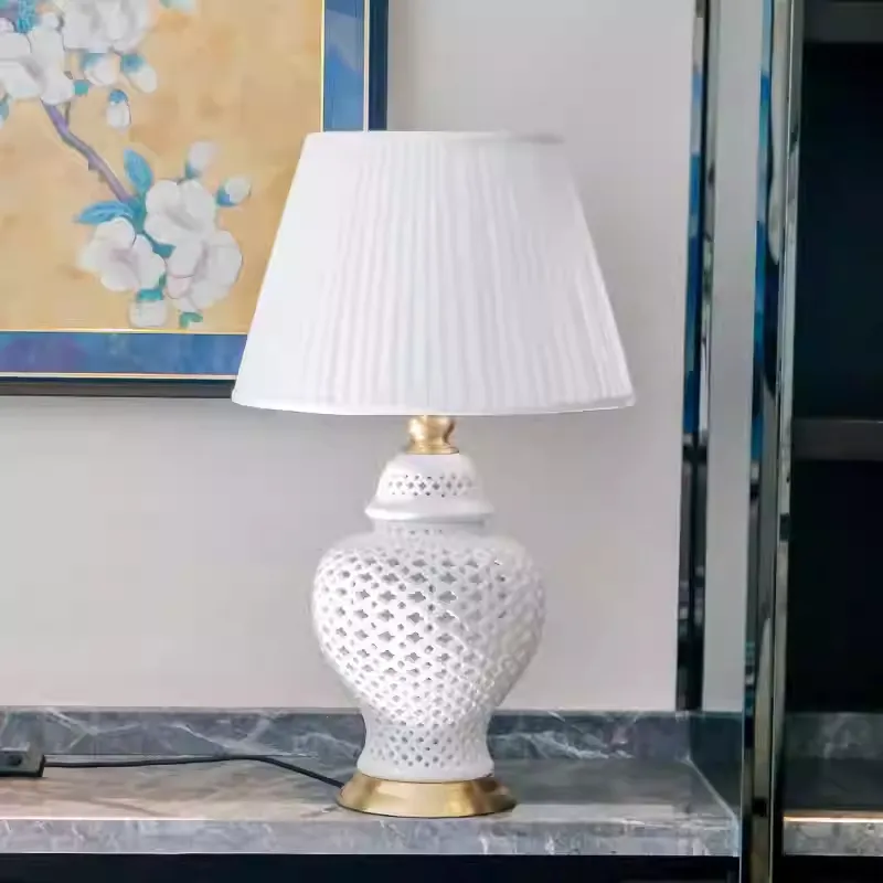 European-style White Openwork General Jar Ceramic Table
