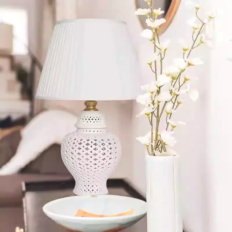 European-style White Openwork General Jar Ceramic Table Lamp