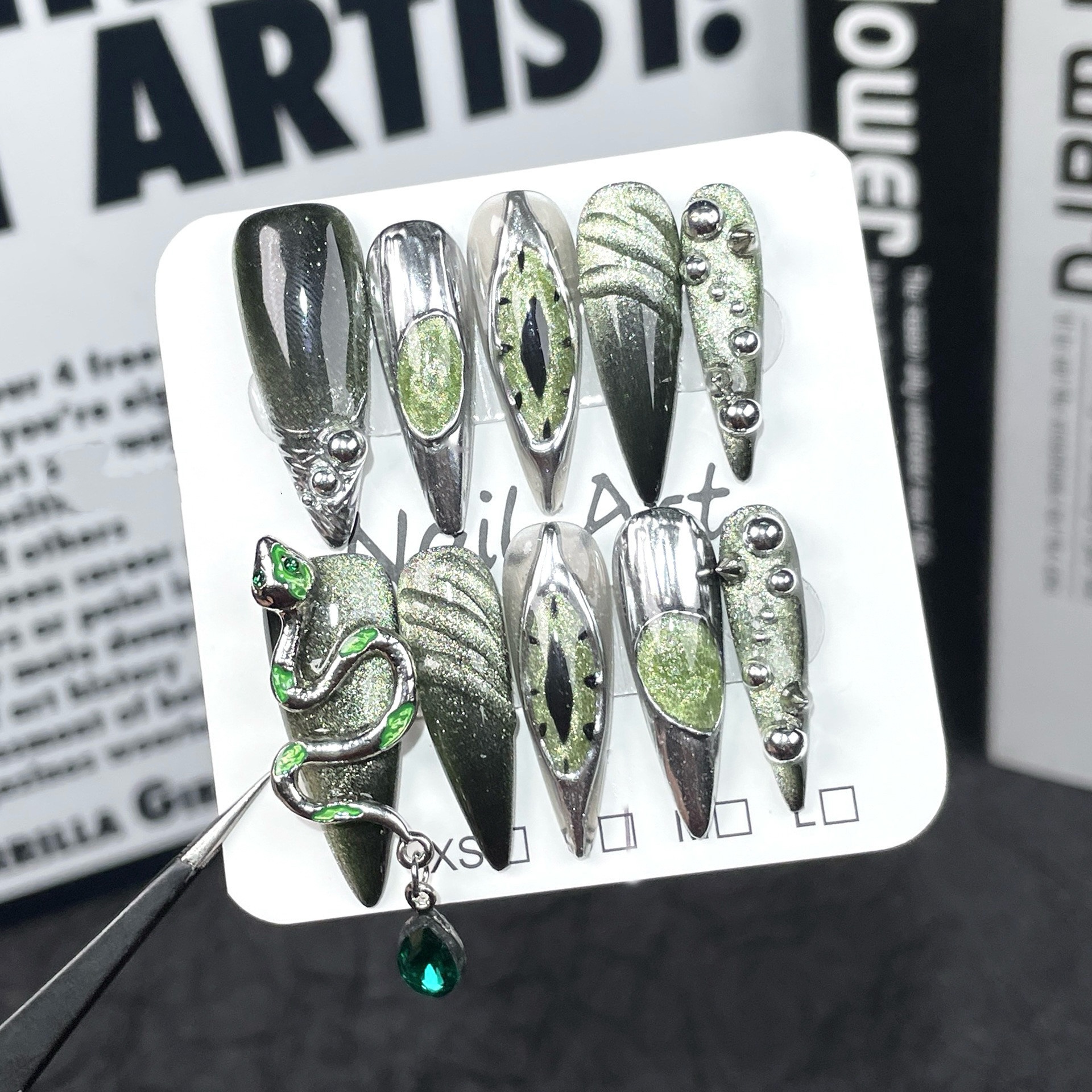 Cross-border European And American Dark-style Serpent House Nail Art