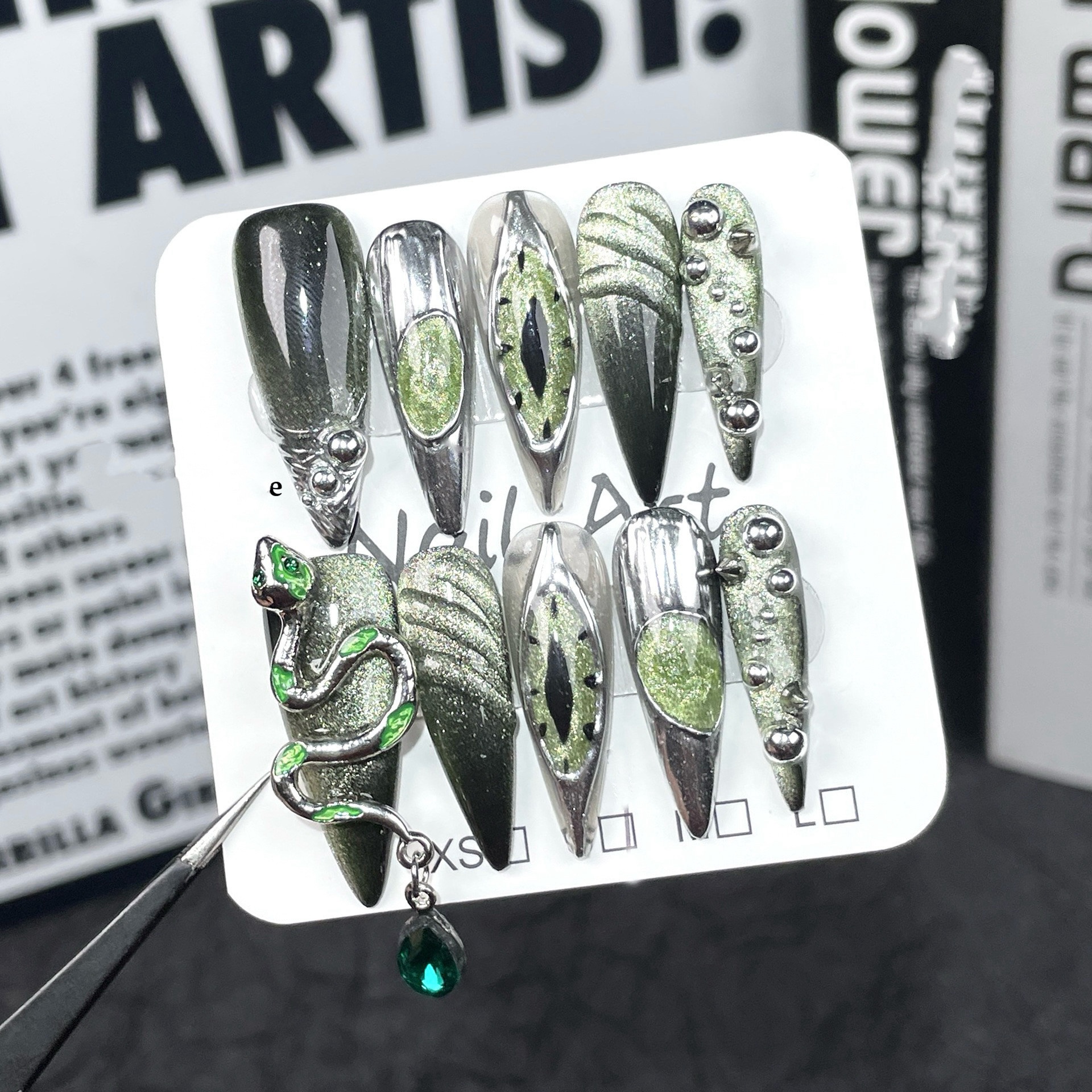 Cross-border European And American Dark-style Serpent House Nail Art