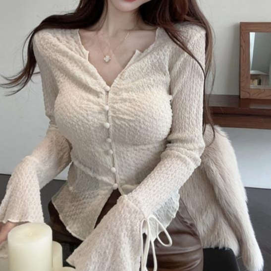 Figure-flattering Short Innerwear Base Cardigan Top