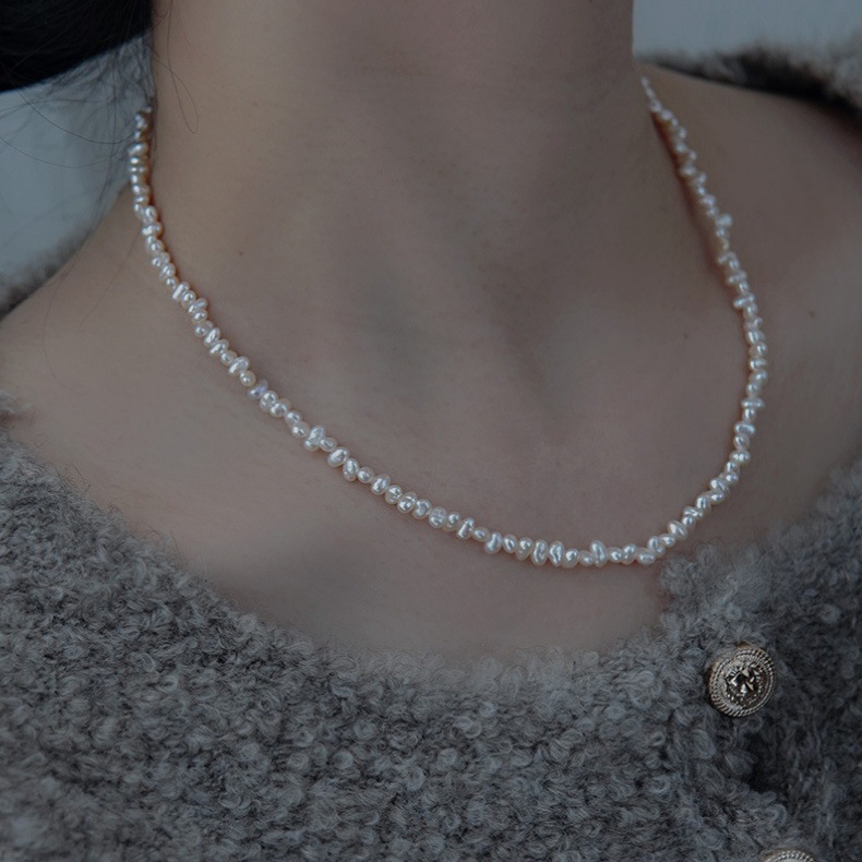 Bright Light Natural Baroque Mini Womens Clavicle Chain Simple Necklace