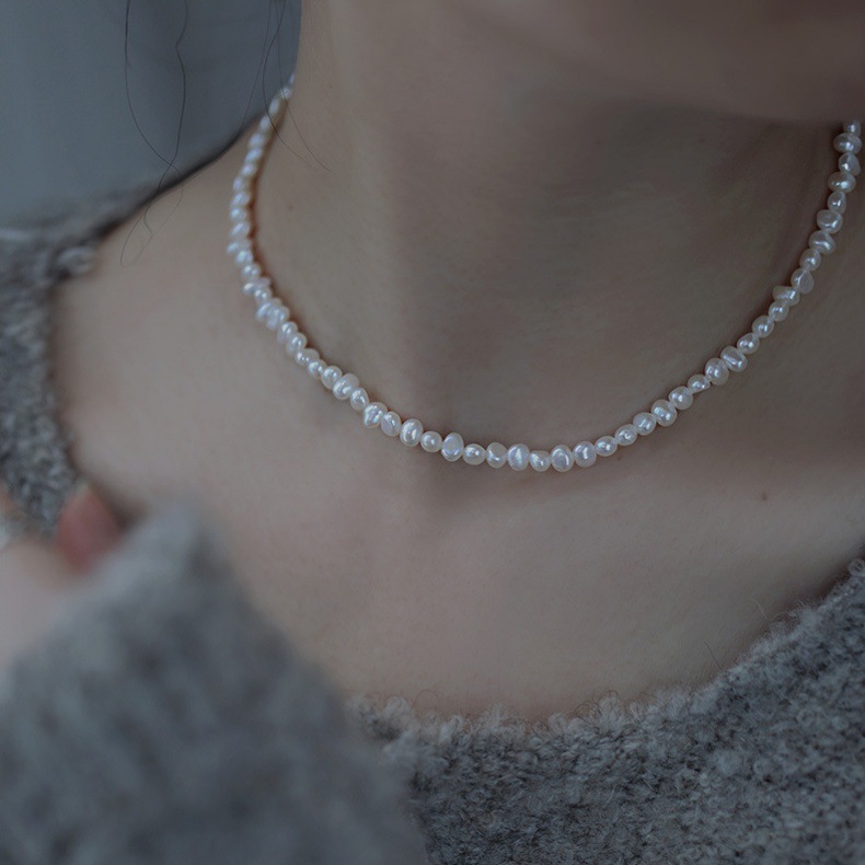 Bright Light Natural Baroque Mini Womens Clavicle Chain Simple Necklace