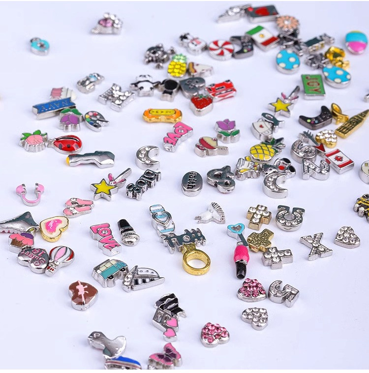 Diamond-studded DIY Necklace With Mini Accessory Slots