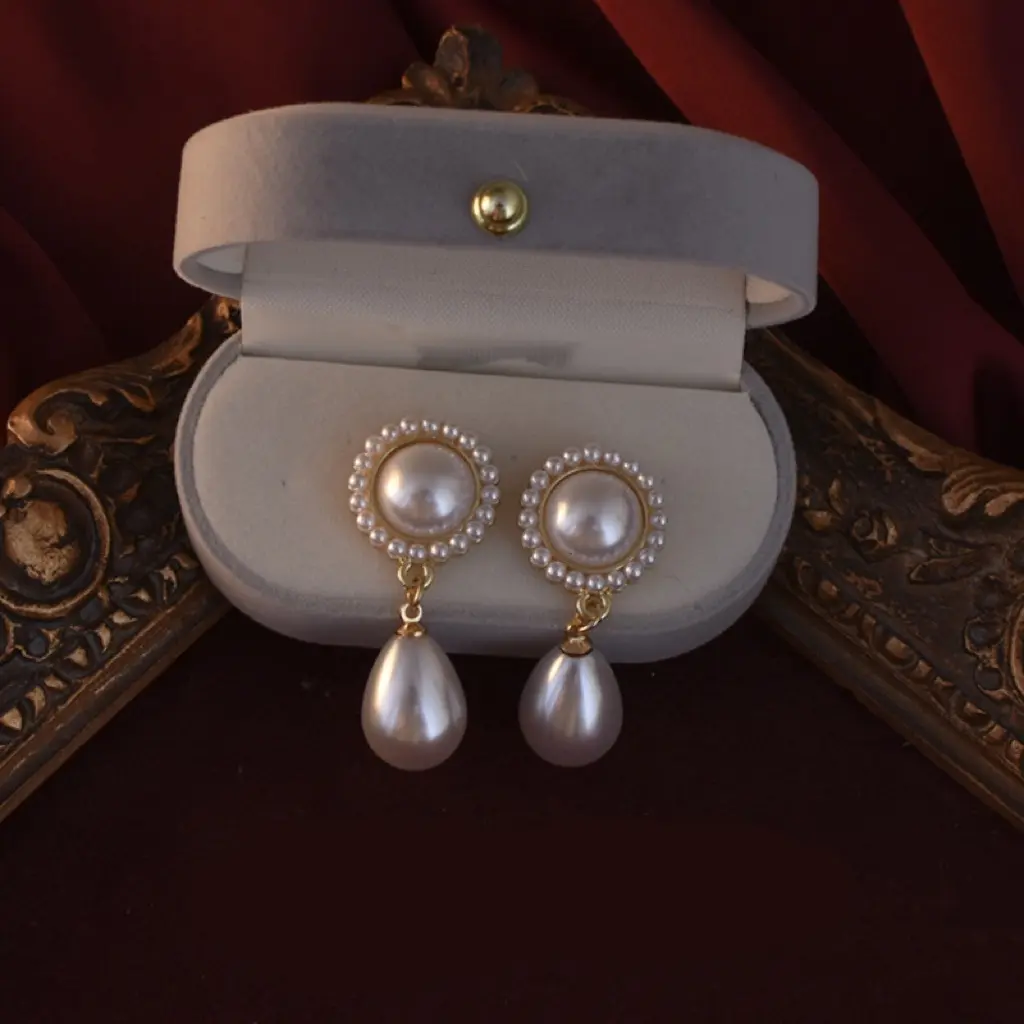 Hong Kong-style Retro Light-Luxury Pearl Earrings Ear Clips Vintage Court Style