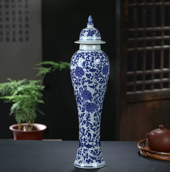 Blue and White Porcelain Vase, picture 4 of 5