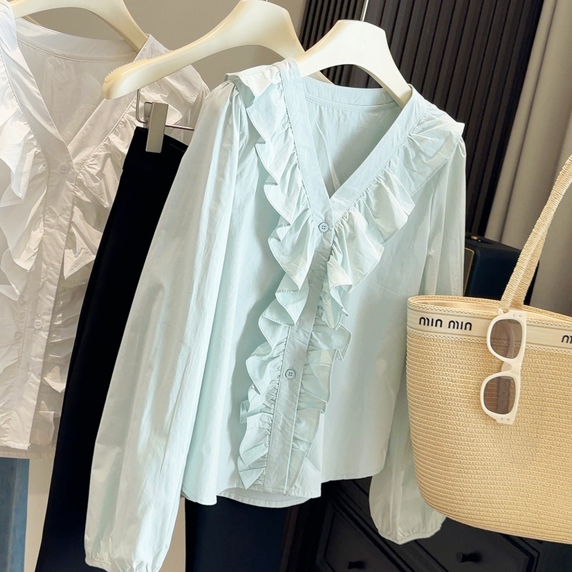 Figure-flattering Long-sleeve Shirt Top