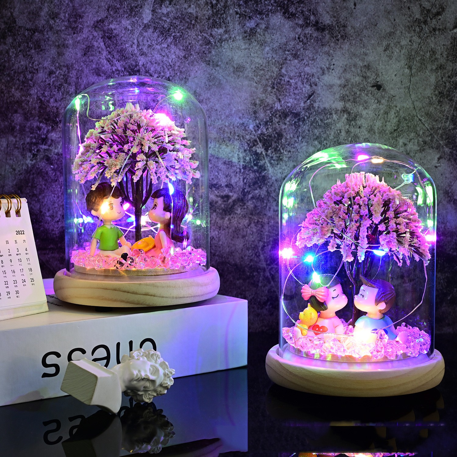 Couple figurine glass dome dust cover ornament (couple