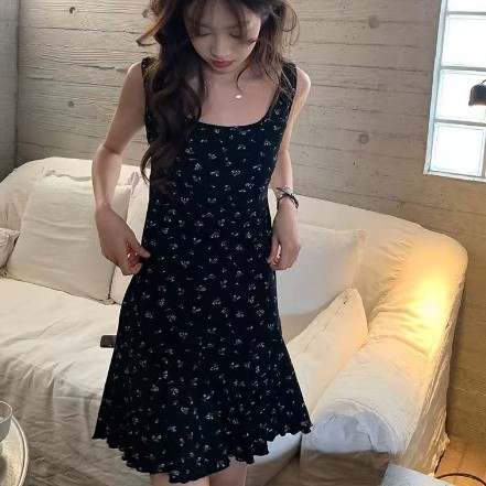 Resort-style Figure-flattering Tank Top And Little Black Dress