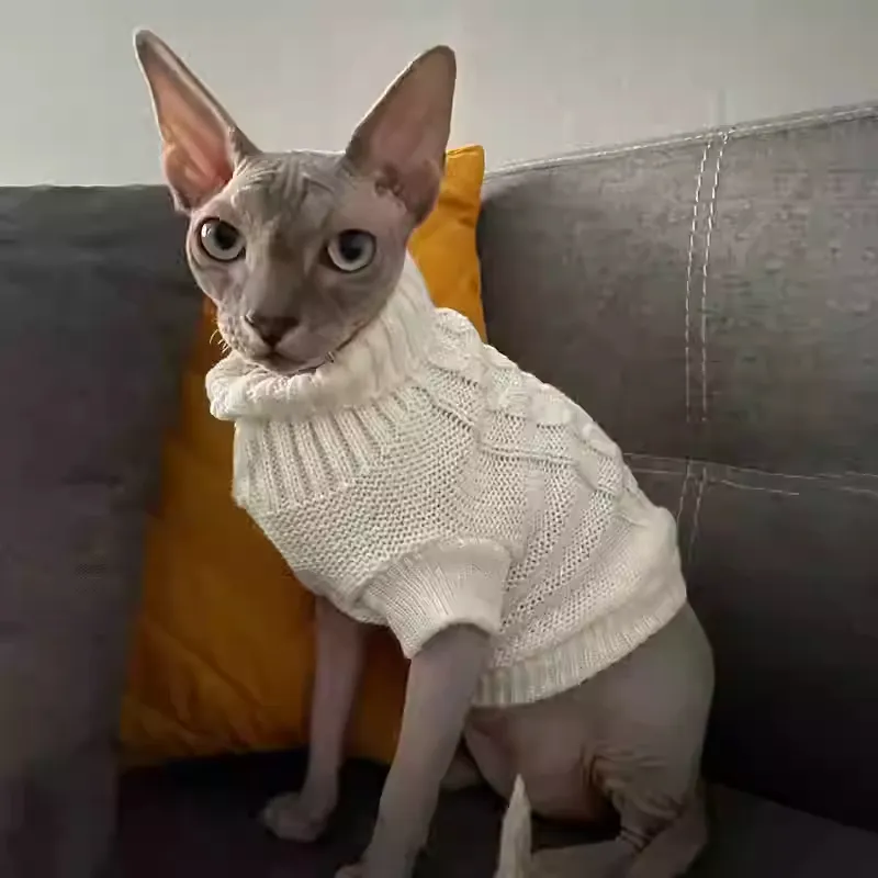Knitted pet clothing for hairless cats