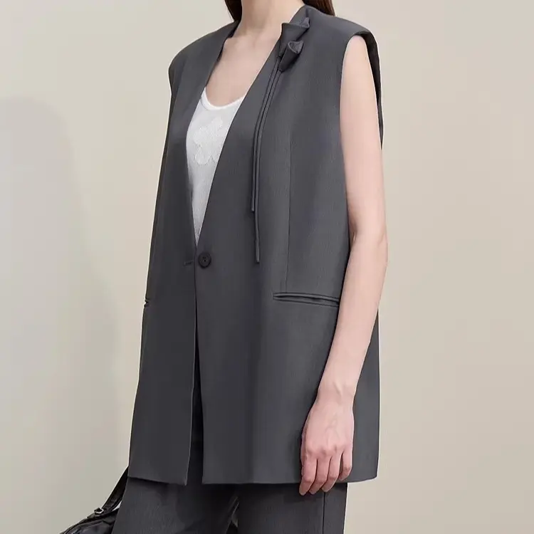 Commuter-style Handmade Three-Dimensional Cala Lily Padded Shoulder Waistcoat