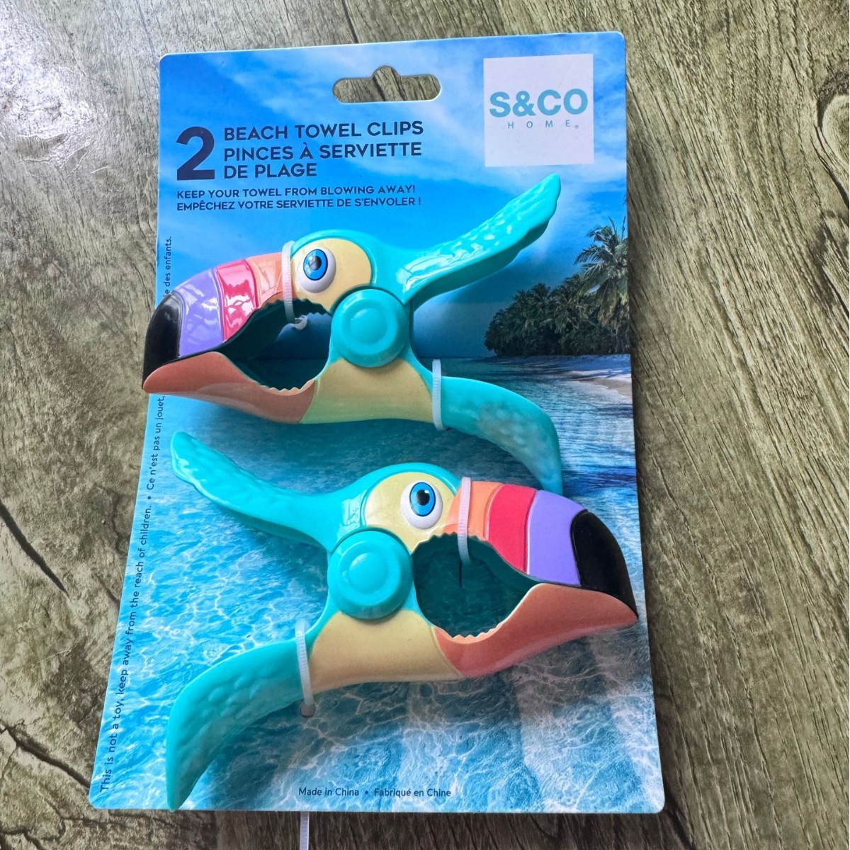 Big Billed Bird Plastic Beach Clip Outdoor Windproof Towel