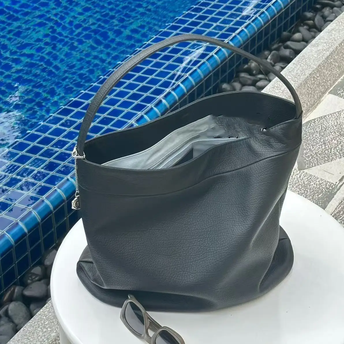 Retro Large-Capacity Suede Bucket Bag