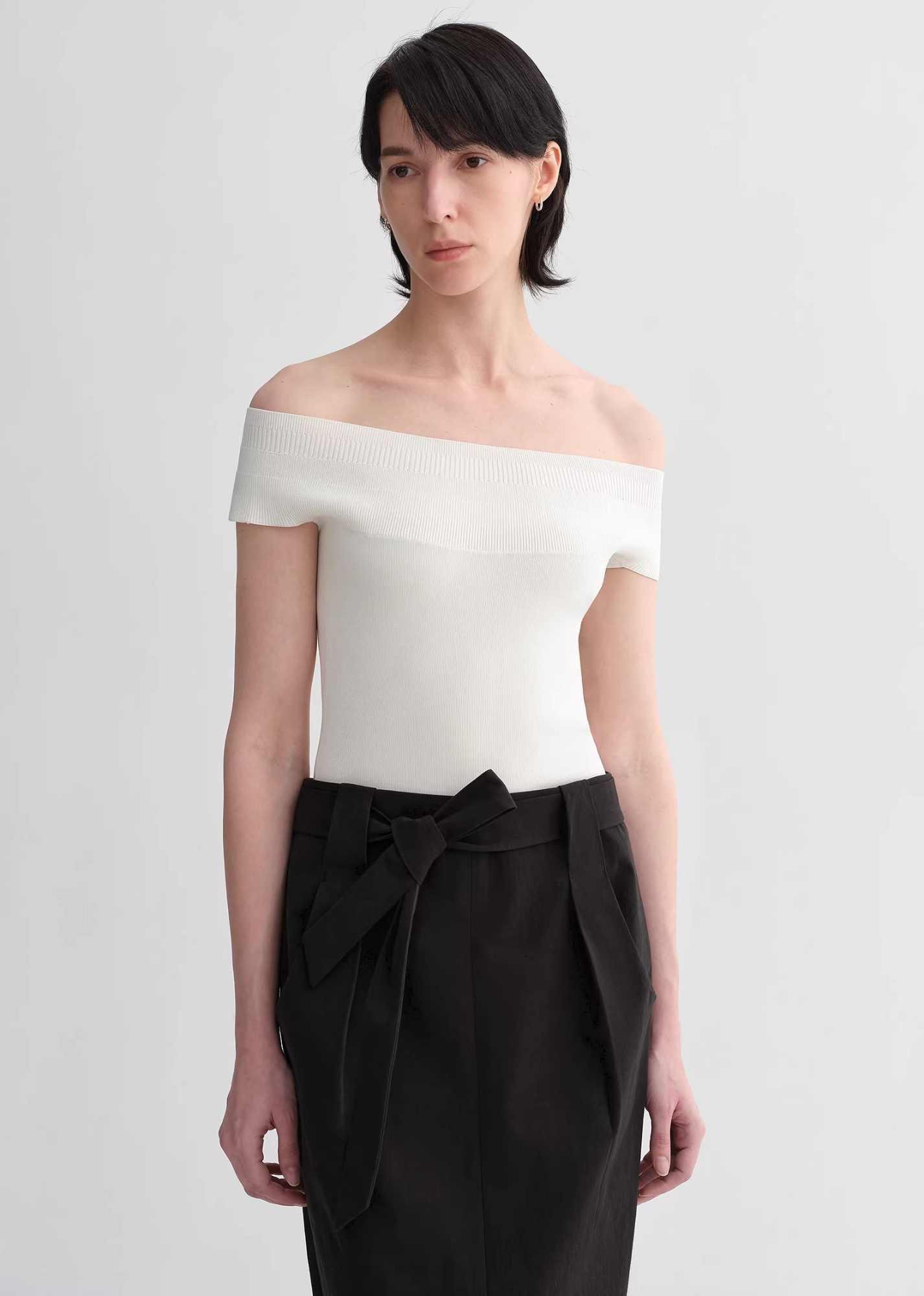Silk Blended Off-Shoulder Short-Sleeve Multi-Colored Knitted Top