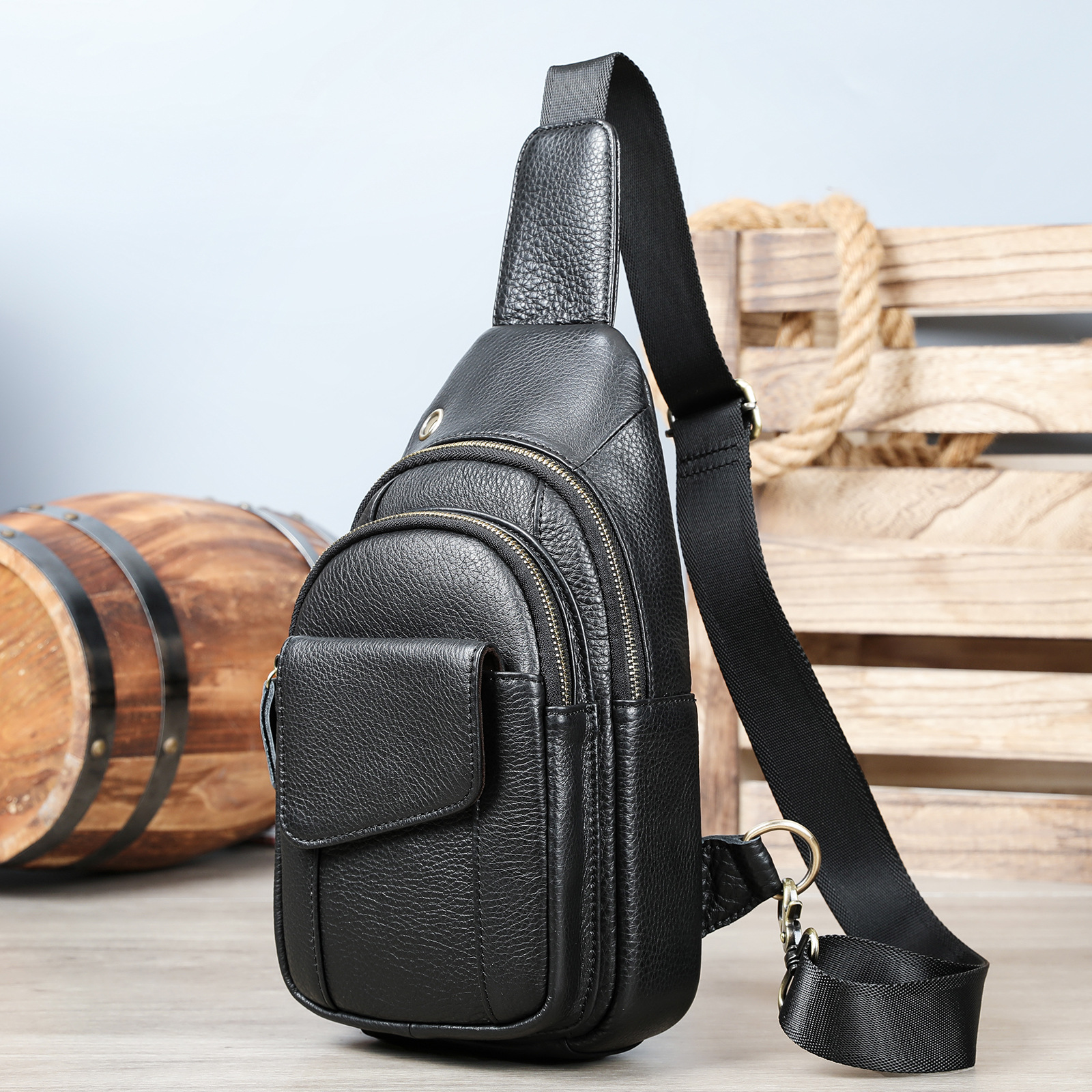 Large-capacity Vintage Crossbody Bag For Men 14 c9dcbb32 f9c8 4952 8a64 5d938e848287