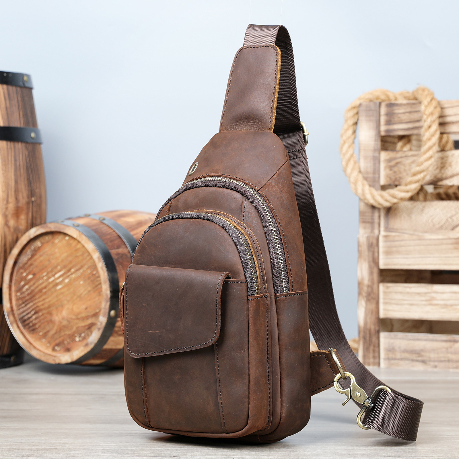Large-capacity Vintage Crossbody Bag For Men 15 ed64f173 5c88 47b8 9c54 8c1f7ae6fc35
