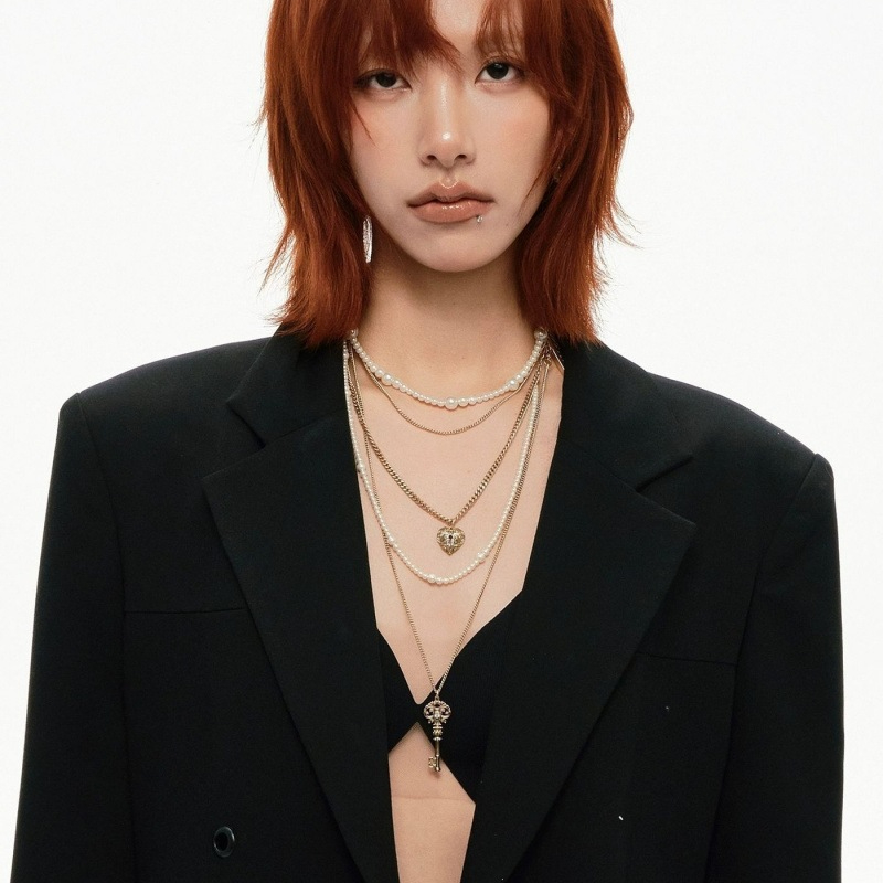 Retro Love Lock Core Series Multi-Layer Pearl Necklace