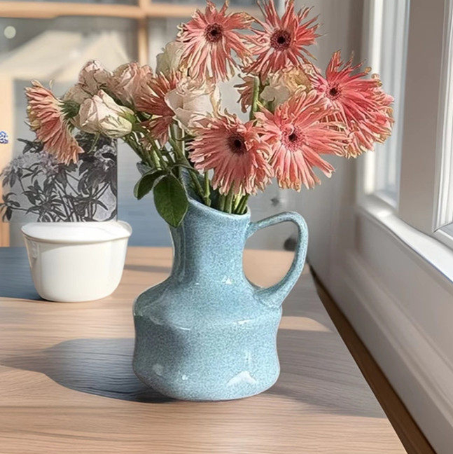 Ceramic Hand-Held Vase, picture 2 of 4
