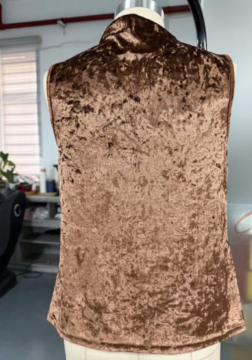 Haut sans manches col flou en velours marron caramel