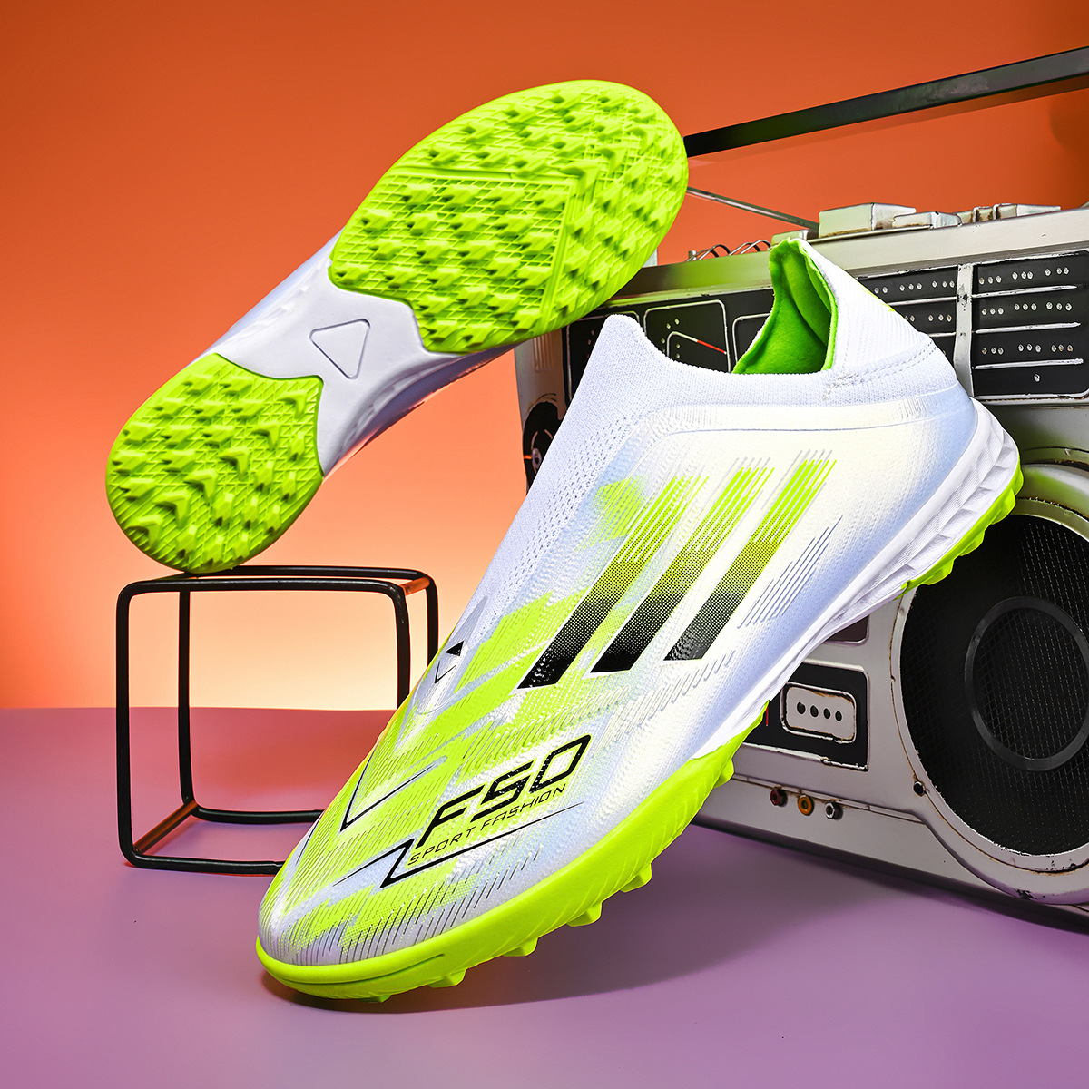 Low-cut Long-stud Outdoor Soccer Cleats 19 Low-cut Long-stud Outdoor Soccer Cleats