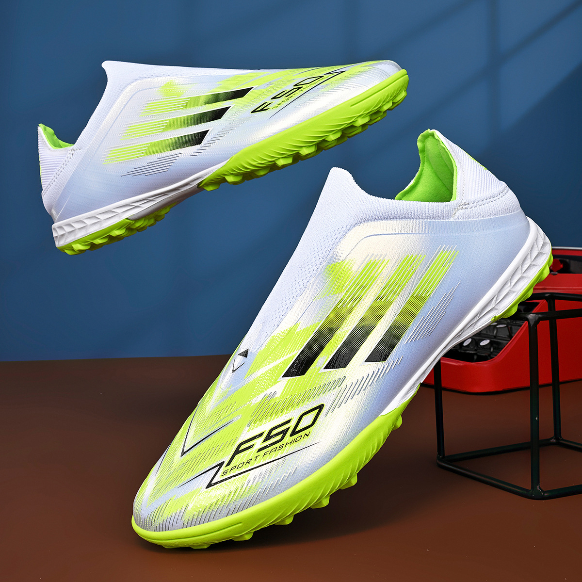 Low-cut Long-stud Outdoor Soccer Cleats 29 Low-cut Long-stud Outdoor Soccer Cleats