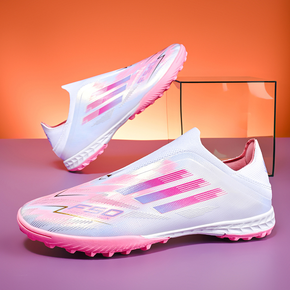 Low-cut Long-stud Outdoor Soccer Cleats 15 Low-cut Long-stud Outdoor Soccer Cleats