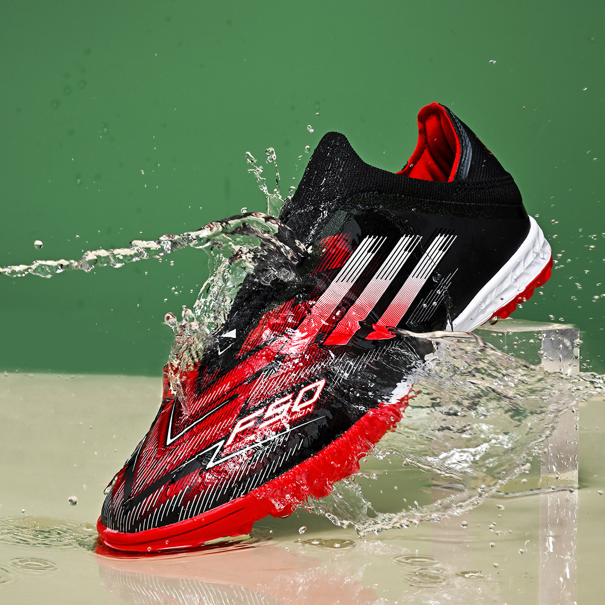 Low-cut Long-stud Outdoor Soccer Cleats 26 Low-cut Long-stud Outdoor Soccer Cleats