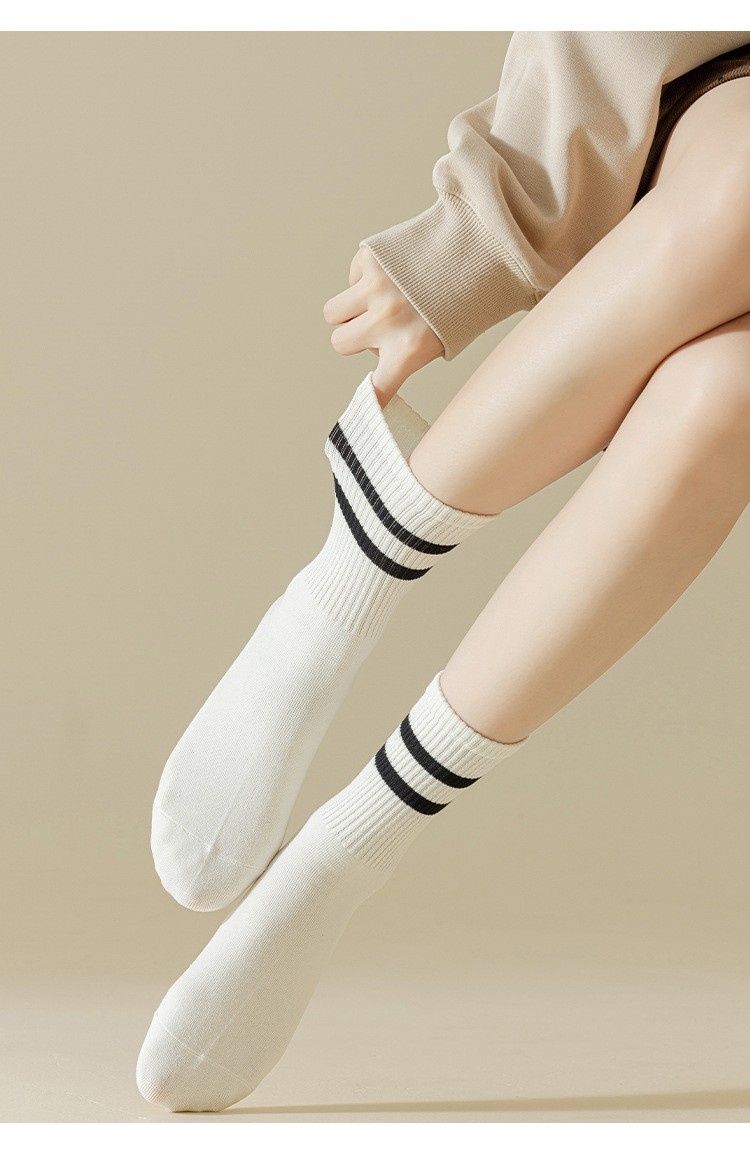 Sweat-Wicking Long Running Socks for Women, Mid-Calf