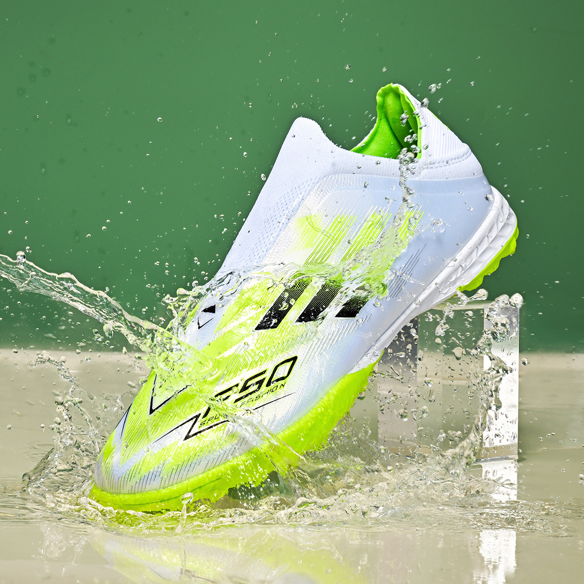 Low-cut Long-stud Outdoor Soccer Cleats 27 Low-cut Long-stud Outdoor Soccer Cleats