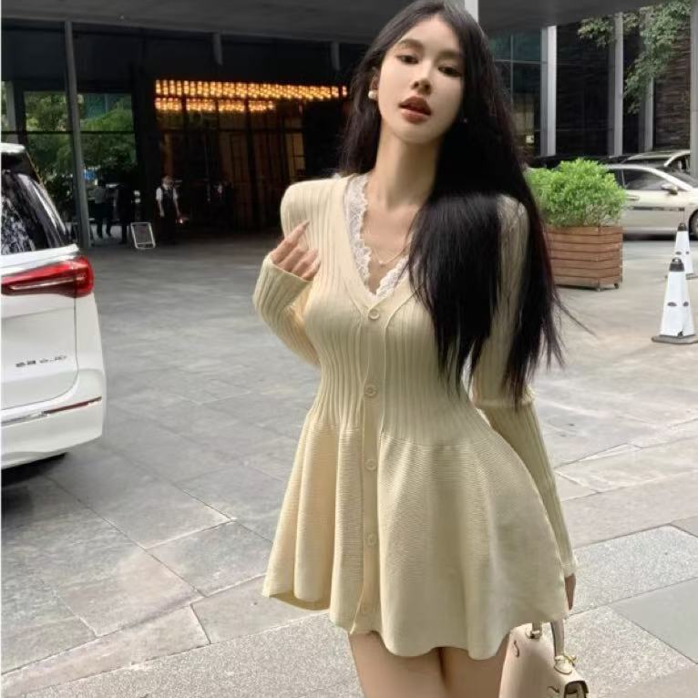 Women's Retro V-Neck Knitted Long-Sleeve Dress