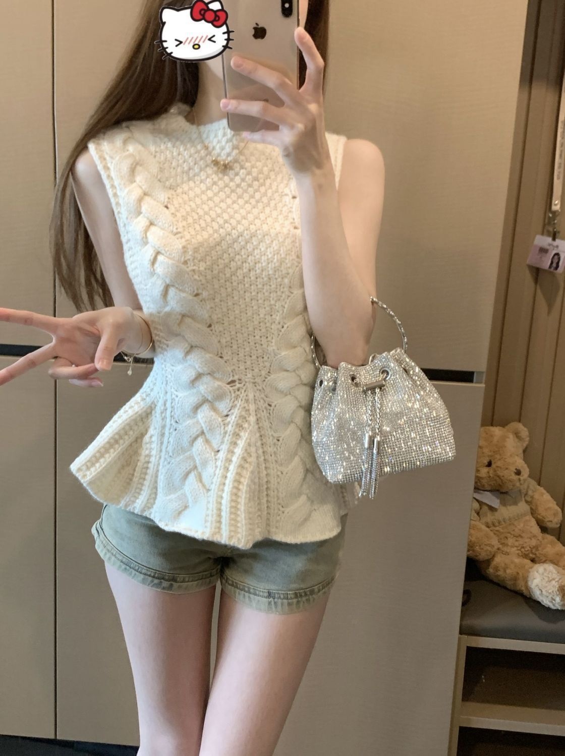 Waist-Cinching Cable Knit Sleeveless Vest - Slim Fit