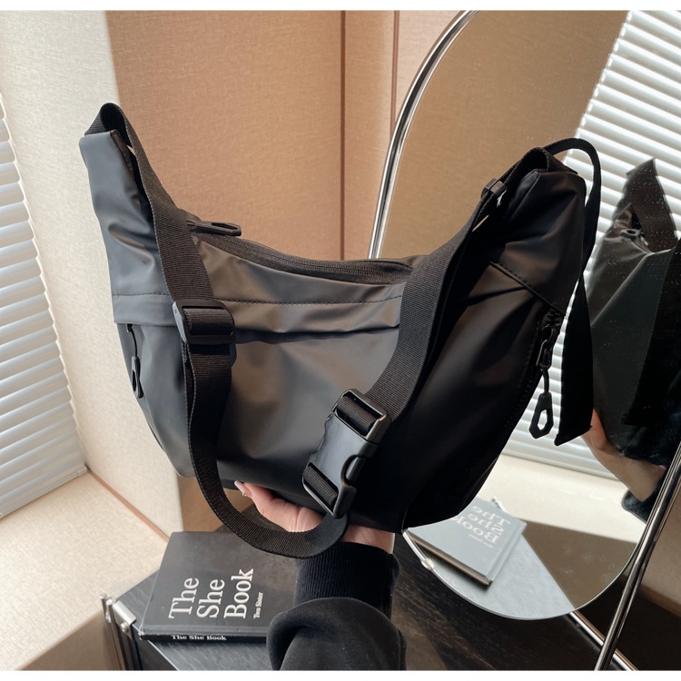 Large-Capacity Oxford Cloth Shoulder Crossbody Bag 44 0c6488fb f4e8 4baa 9b44 a0b78cc21d64 trans