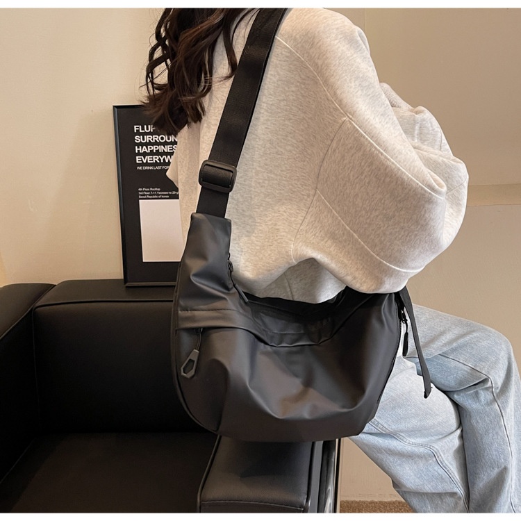 Large-Capacity Oxford Cloth Shoulder Crossbody Bag 30 626989fe d549 4b47 b120 ead59d56dded trans