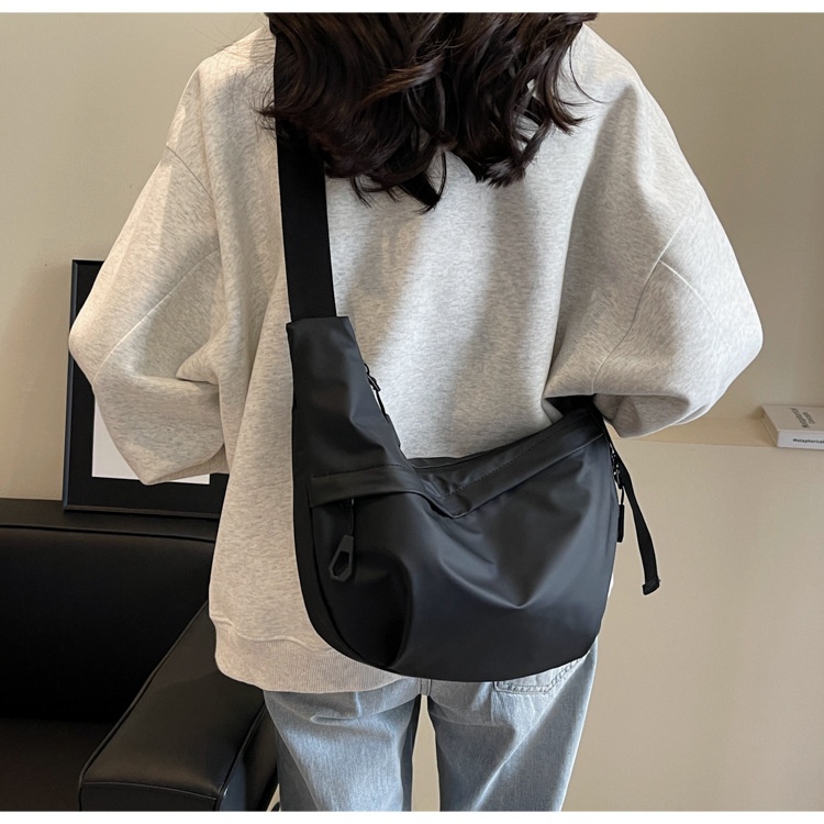 Large-Capacity Oxford Cloth Shoulder Crossbody Bag 14 72616e27 18e5 40ca 8b31 49ab89a945c7 trans